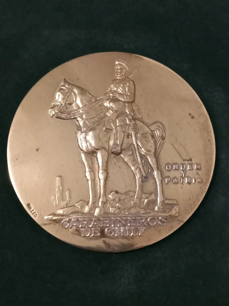Medalla conmemorativa Carabineros de Chile 50° aniversario - 2