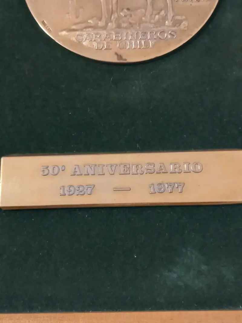Medalla conmemorativa Carabineros de Chile 50° aniversario - 3