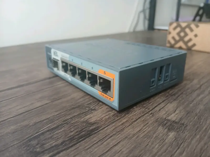 Router MikroTik hEX serie con 5 puertos - 3