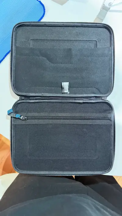 Estuche rígido Thule negro para tablet - miniatura 2