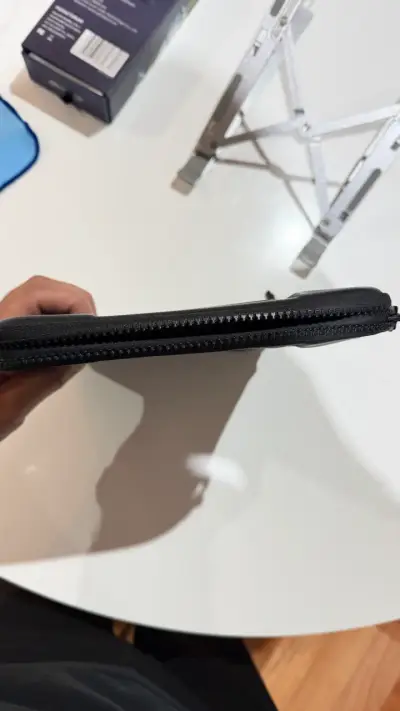 Estuche rígido Thule negro para tablet - miniatura 3