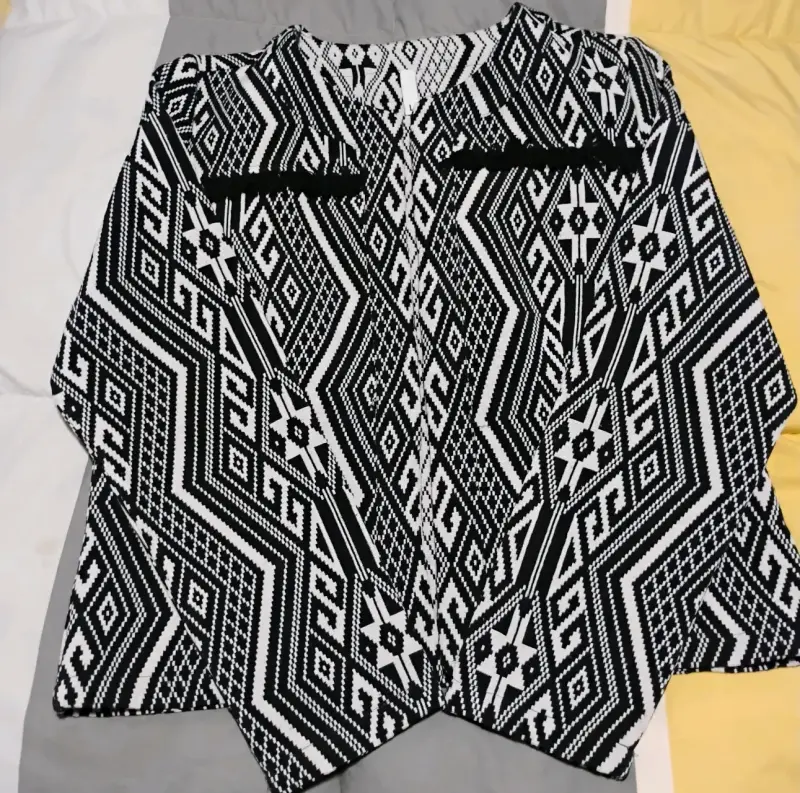 Chaqueta étnica en blanco y negro - 2