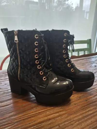 Botines negros con plataforma y cierre lateral - miniatura 3