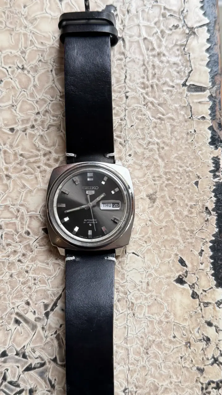 Reloj Seiko 5 automático clásico negro - 1