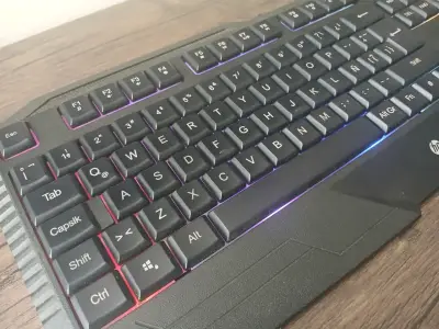 Teclado HP retroiluminado RGB - miniatura 2