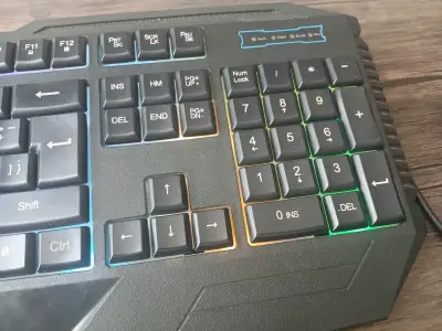 Teclado HP retroiluminado RGB - miniatura 3