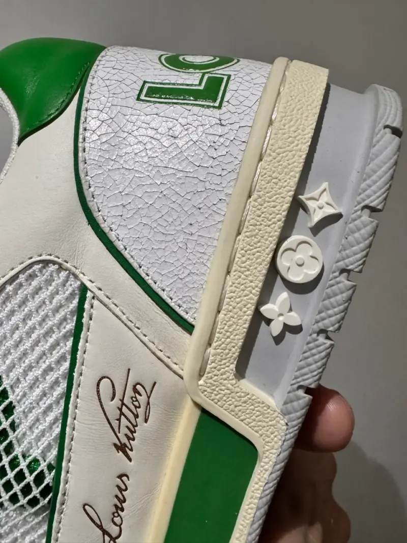 Zapatillas Louis Vuitton  nuevas con caja 42 - 3