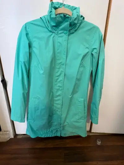 Chaqueta impermeable turquesa para mujer - miniatura 1