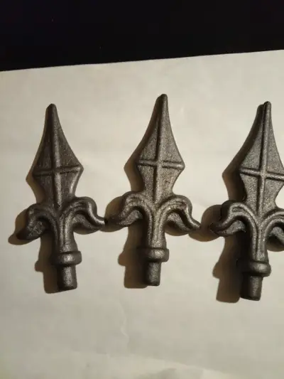 Puntas de hierro decorativas para rejas - miniatura 2
