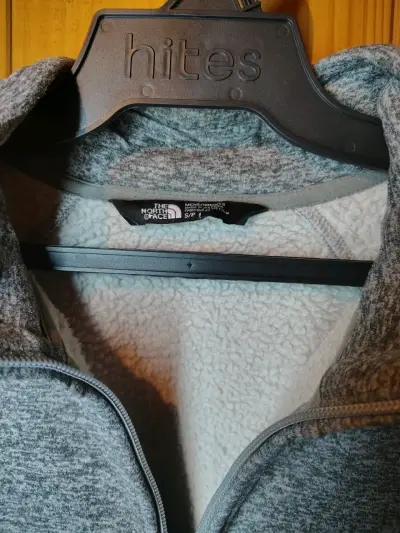 Chaqueta polar gris con cierre The North Face - miniatura 3