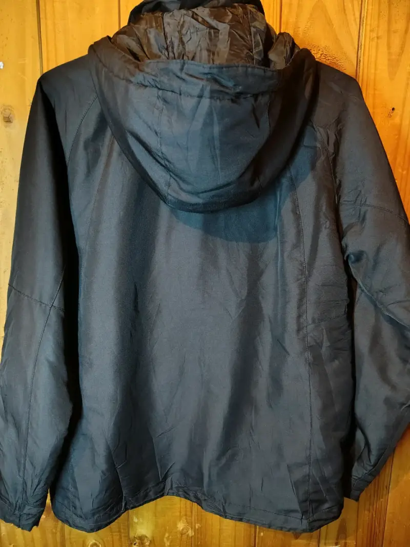 Chaqueta impermeable Adidas negra con capucha - 2