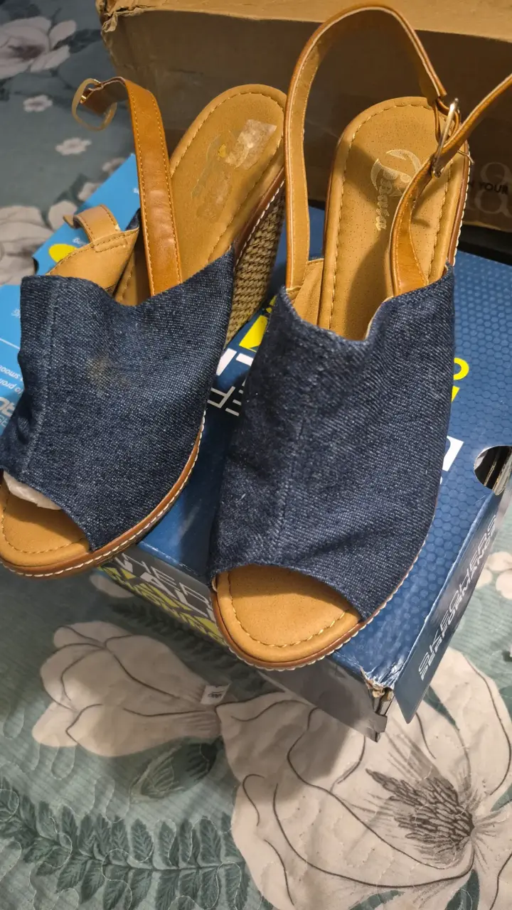Sandalias de mezclilla con tacón bajo