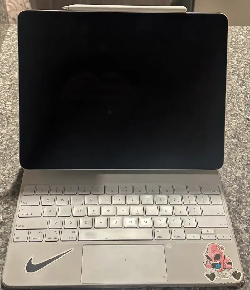 iPad Pro M1 12.9’ 256GB con teclado y lápiz - 2