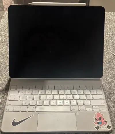 iPad Pro M1 12.9’ 256GB con teclado y lápiz - miniatura 2