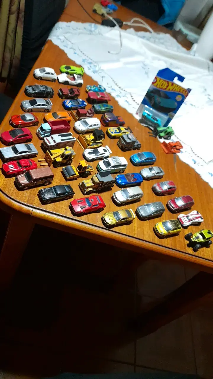 Colección de autos a escala variados. - 1
