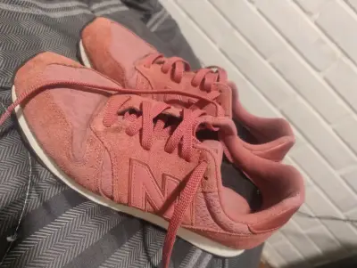Zapatillas New Balance rosadas para mujer - miniatura 1