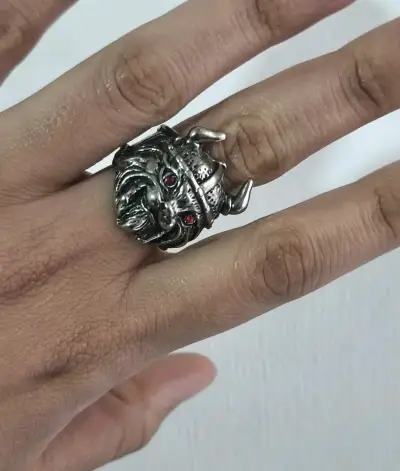 Anillo vikingo de acero con diseño único - miniatura 1