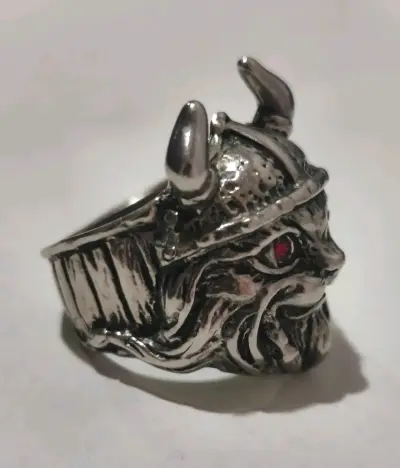 Anillo vikingo de acero con diseño único - miniatura 3
