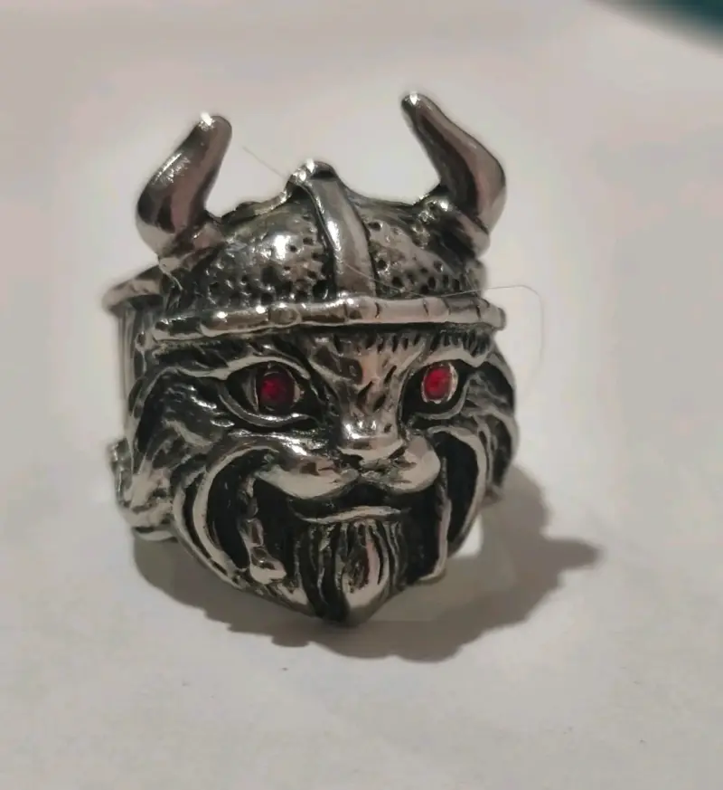 Anillo vikingo de acero con diseño único - 4