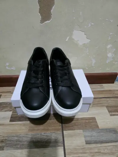 Zapatillas negras - miniatura 1