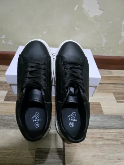 Zapatillas negras - miniatura 2