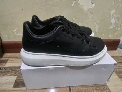 Zapatillas negras - miniatura 3