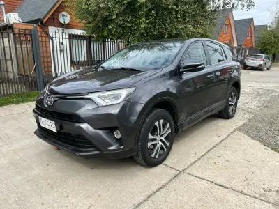 Toyota RAV4 SUV gris - miniatura 4