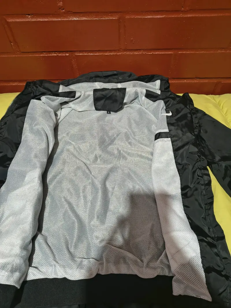 Conjunto deportivo Nike negro con capucha - 2