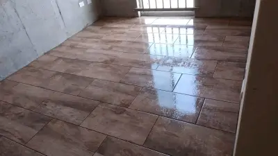 Baño moderno, porcelanato - miniatura 3