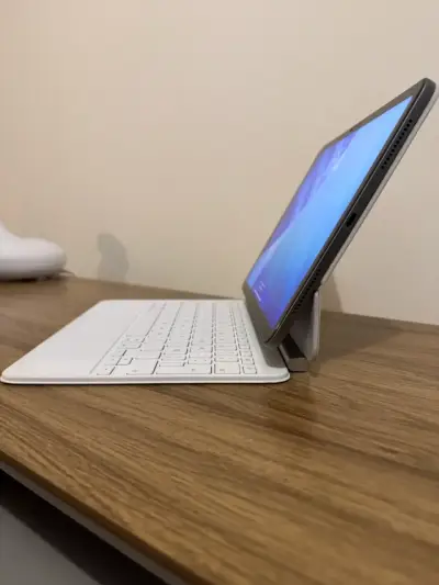 iPad Air M3 + Magic Keyboard - miniatura 2