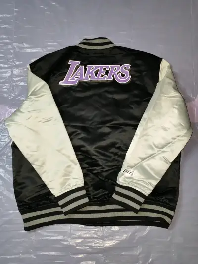 Chaqueta NBA Los Angeles Lakers negra y blanca - miniatura 2