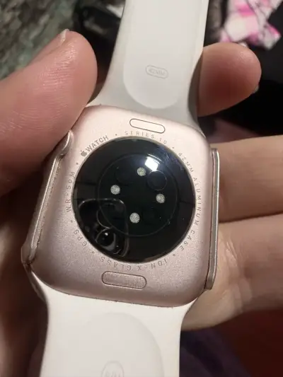 Apple Watch con correas y cargador - miniatura 2