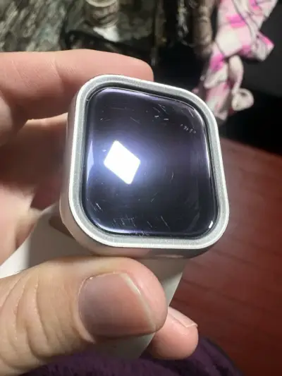 Apple Watch con correas y cargador - miniatura 3