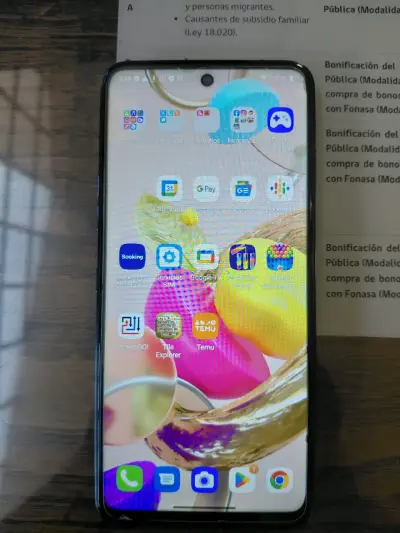 Smartphone Android con pantalla grande - miniatura 1