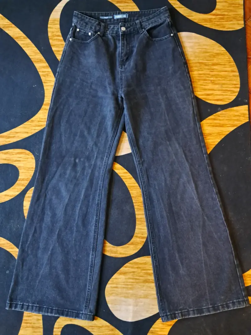 Jeans negros de corte recto Index
