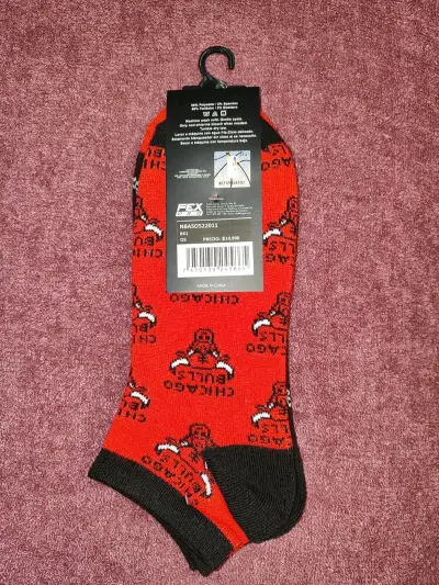 Calcetines NBA negros con diseño de toro - miniatura 2