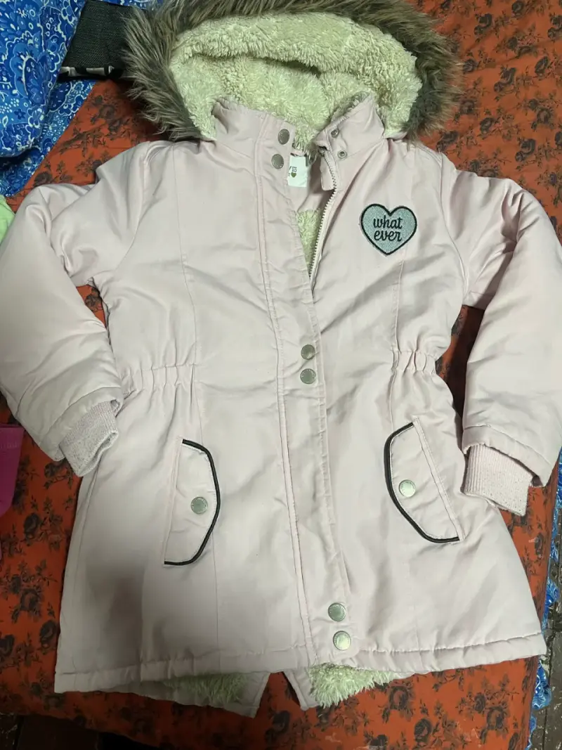 Polera verde con estampado de frutas - 5