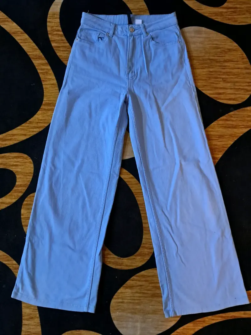 Pantalones anchos celestes de mujer H&M