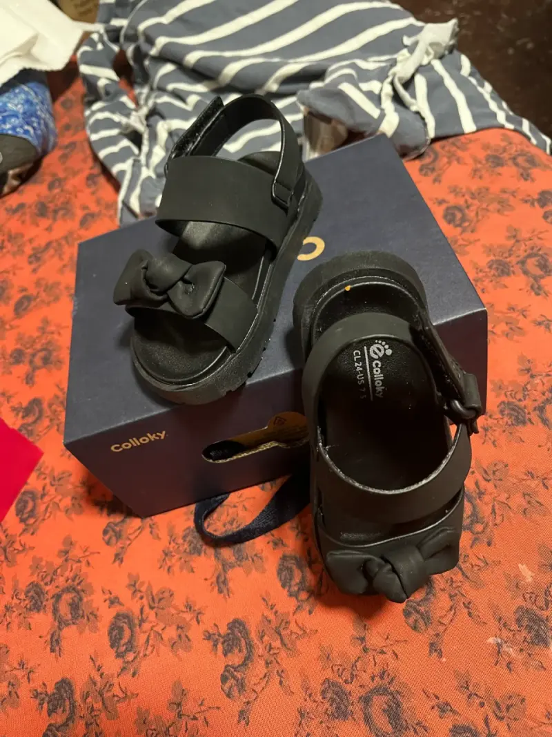 Sandalias negras para niña Colloky - 1
