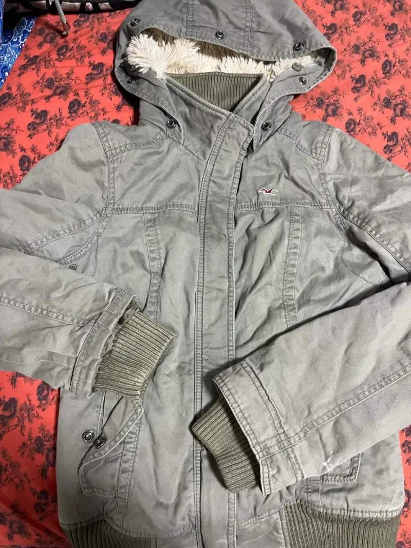 Chaqueta gris Hollister para mujer - 3