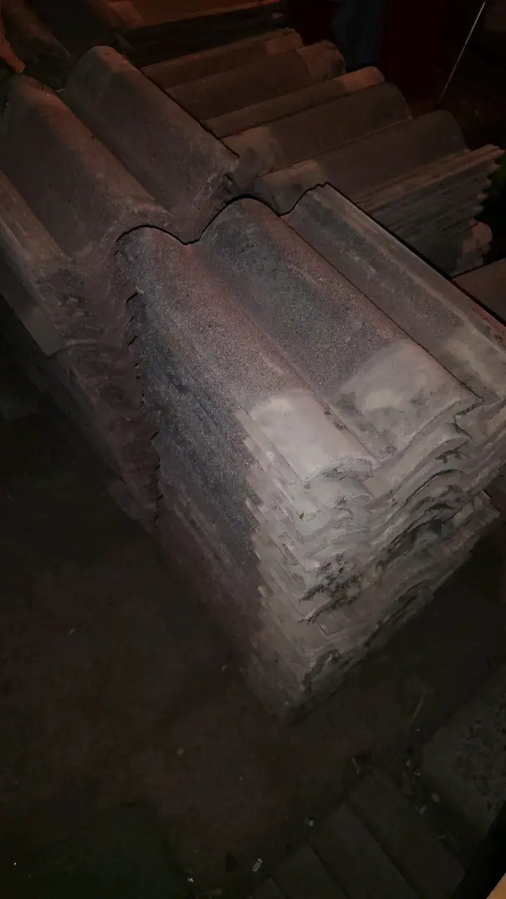 Lote de tejas de arcilla usadas T de C - 2