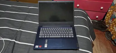 Laptop Lenovo ideapad 3  venta para repuestos - miniatura 1