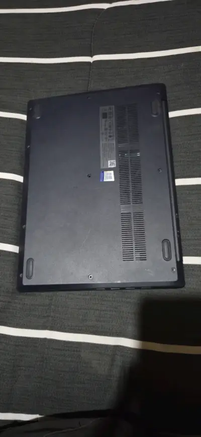 Laptop Lenovo ideapad 3  venta para repuestos - miniatura 2