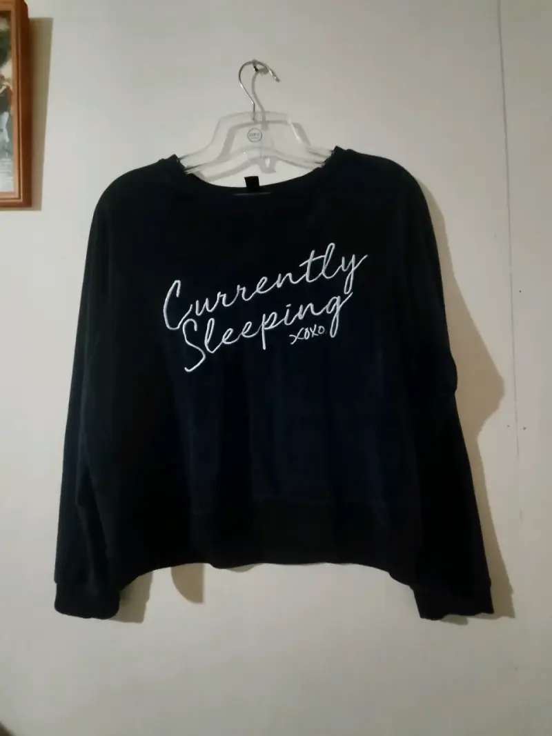 Polerón negro con estampado 'Currently Sleeping' - 1
