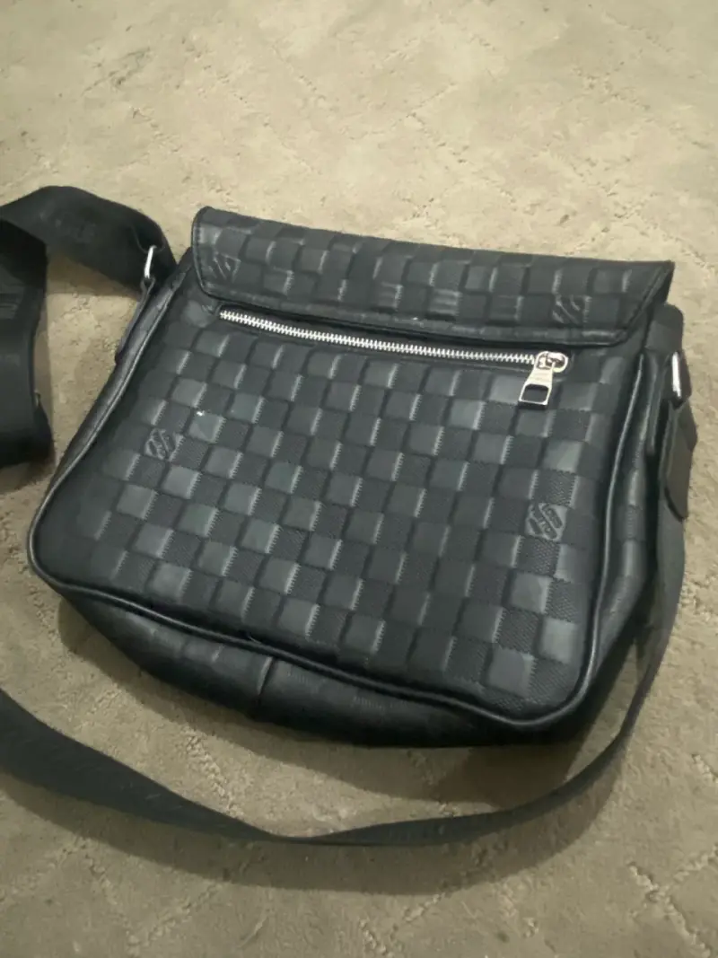 Bolso bandolera Louis Vuitton negro damero - 3