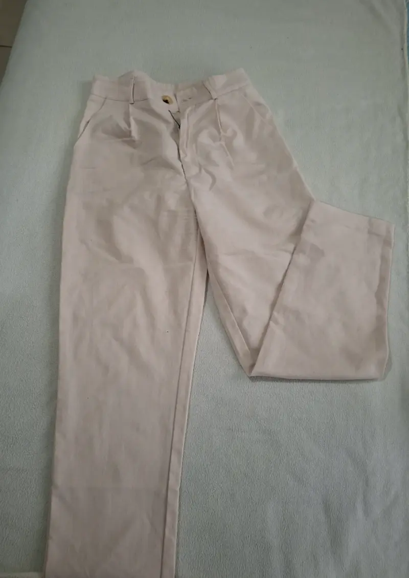 Pantalones beige para mujer