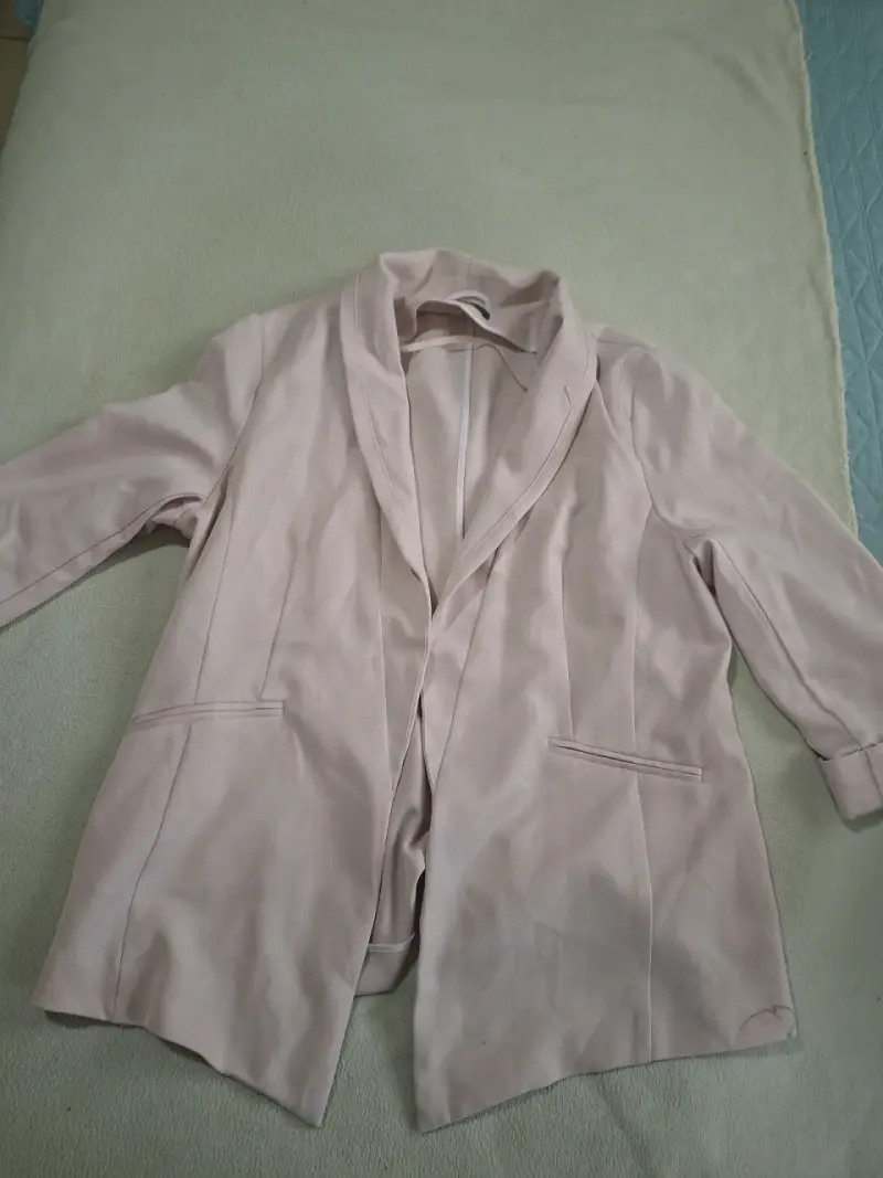 Blazer rosado elegante para mujer