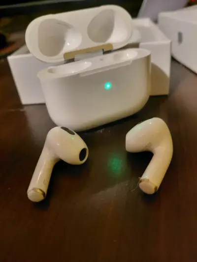 Auriculares inalámbricos con estuche de carga - miniatura 2