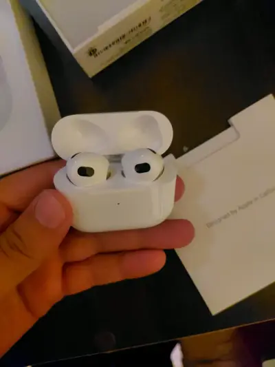 Auriculares inalámbricos con estuche de carga - miniatura 3