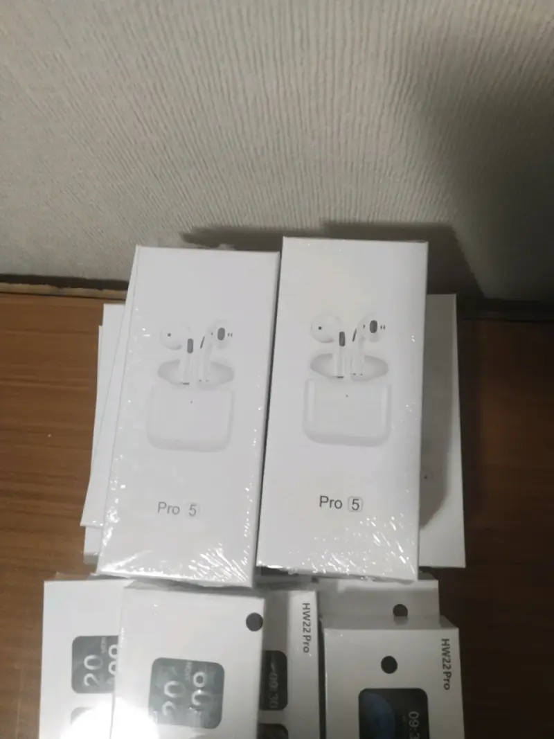 Auriculares inalámbricos Pro 5 con estuche - 1